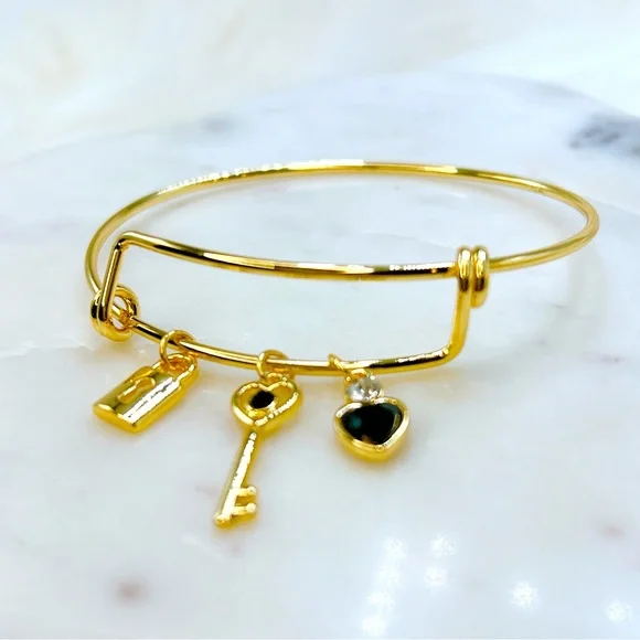 Gold plated charm lock 🔒 key 🔑 heart 💛 black crystal bracelet - Picture 2 of 5
